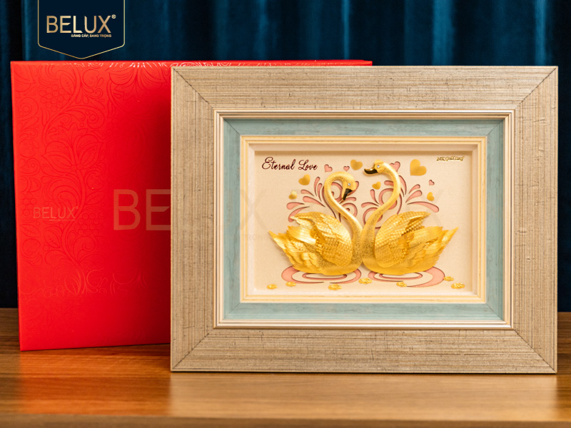 Tranh Đôi Thiên Nga dát vàng 24k 34x27cm